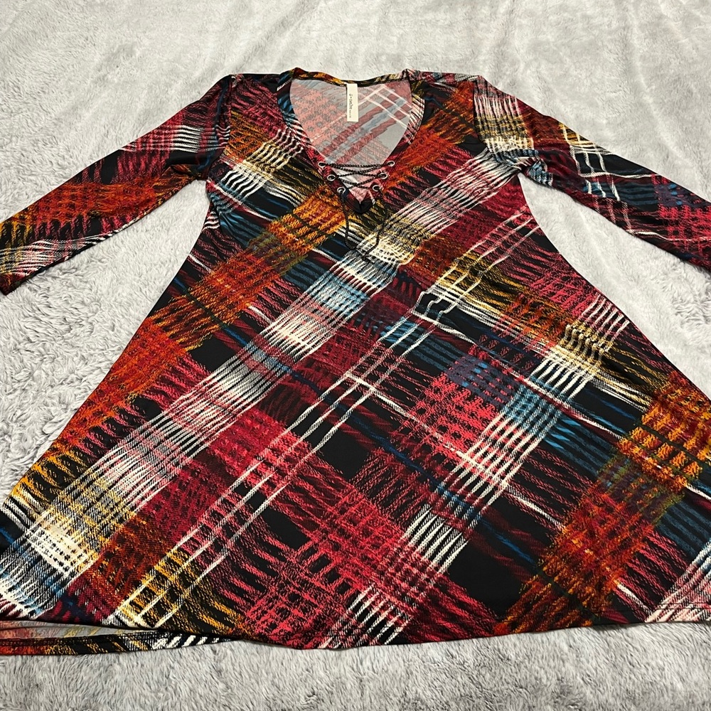 3/4 sleeve rayon tunic dress with chain fasten v-neck
